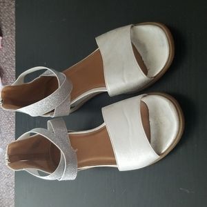 Avenue silver sandal size 12W